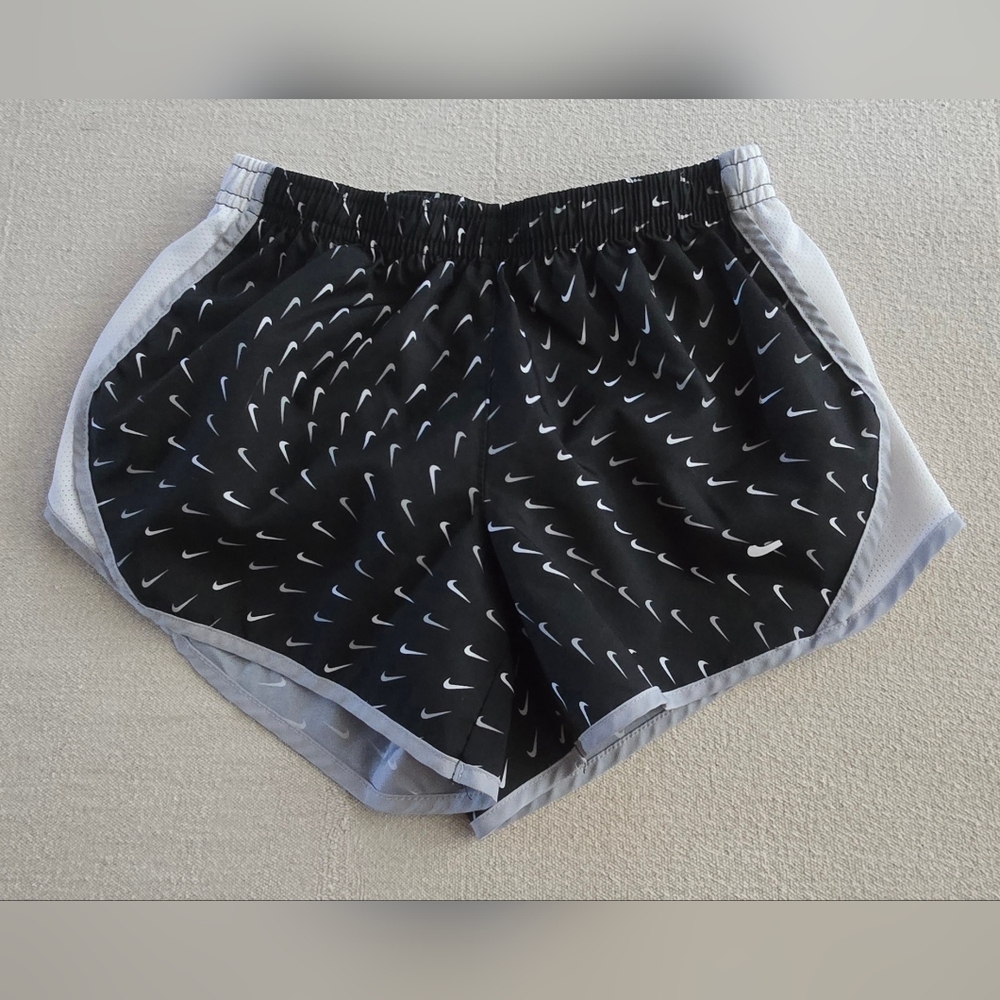 Nike Girls Shorts Nike Tempo Shorts  size S